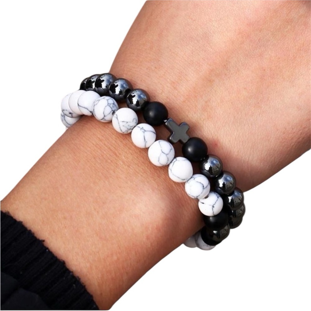 Set of Two Elastic Hematite and Howlite Bracelets with Black Matte…